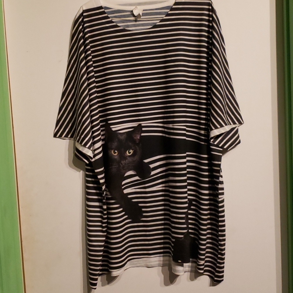 Black cat short sleeve shirt